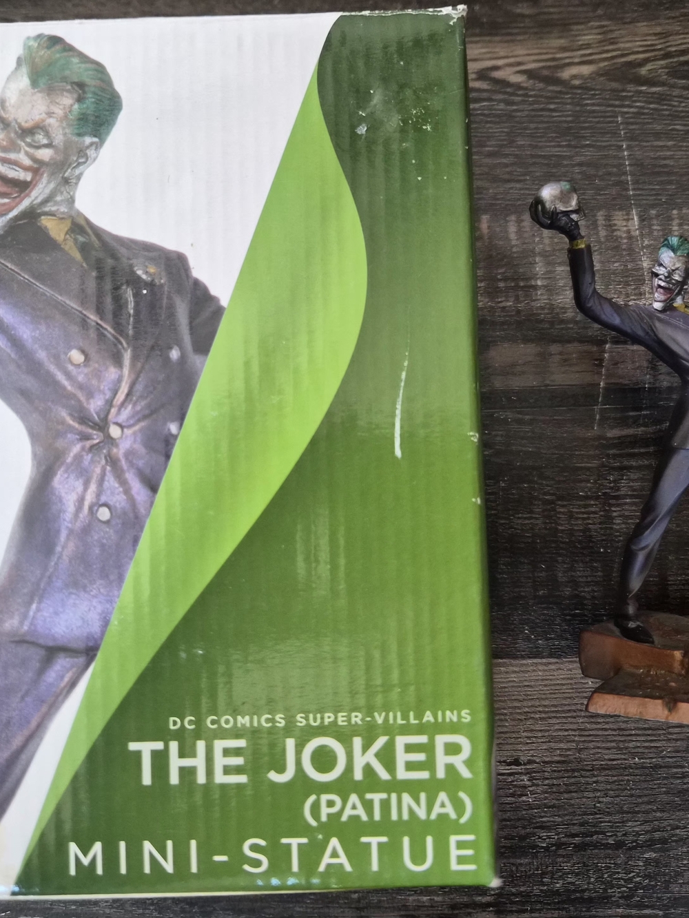 DC Comics The Joker (Patina) Mini-Statue - Green & Purple